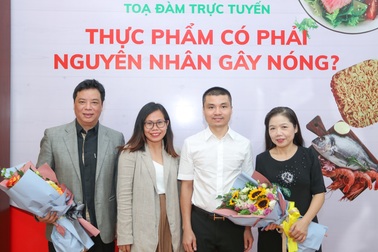 Nhiều người lầm tưởng thực phẩm là nguyên nhân gây nóng