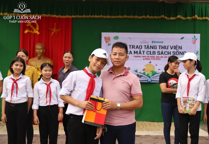 Trao tặng sách trên quê hương danh nhân văn hóa Vũ Diệm - Ảnh 19. Trao tặng sách trên quê hương danh nhân văn hóa Vũ Diệm - Ảnh 19.