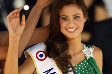 Nữ sinh viên luật trở thành Hoa hậu Pháp năm 2010