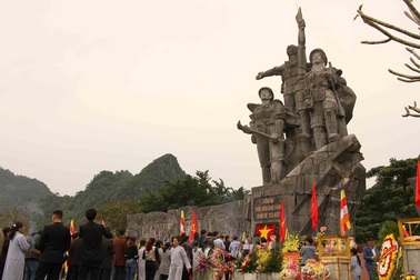 Cầu siêu tri ân các liệt sĩ hy sinh trên đường 20 Quyết Thắng