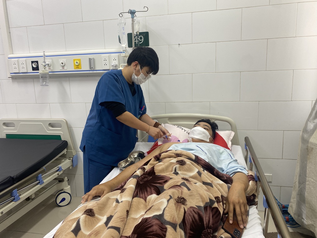 Nam thanh niên bị đột quỵ não chỉ vì uống nhiều rượu - 3 Nam thanh niên bị đột quỵ não chỉ vì uống nhiều rượu - 3