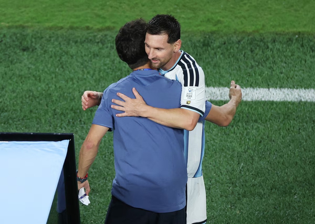 Phản ứng của HLV Scaloni sau phát biểu của Ancelotti về Argentina - 3
