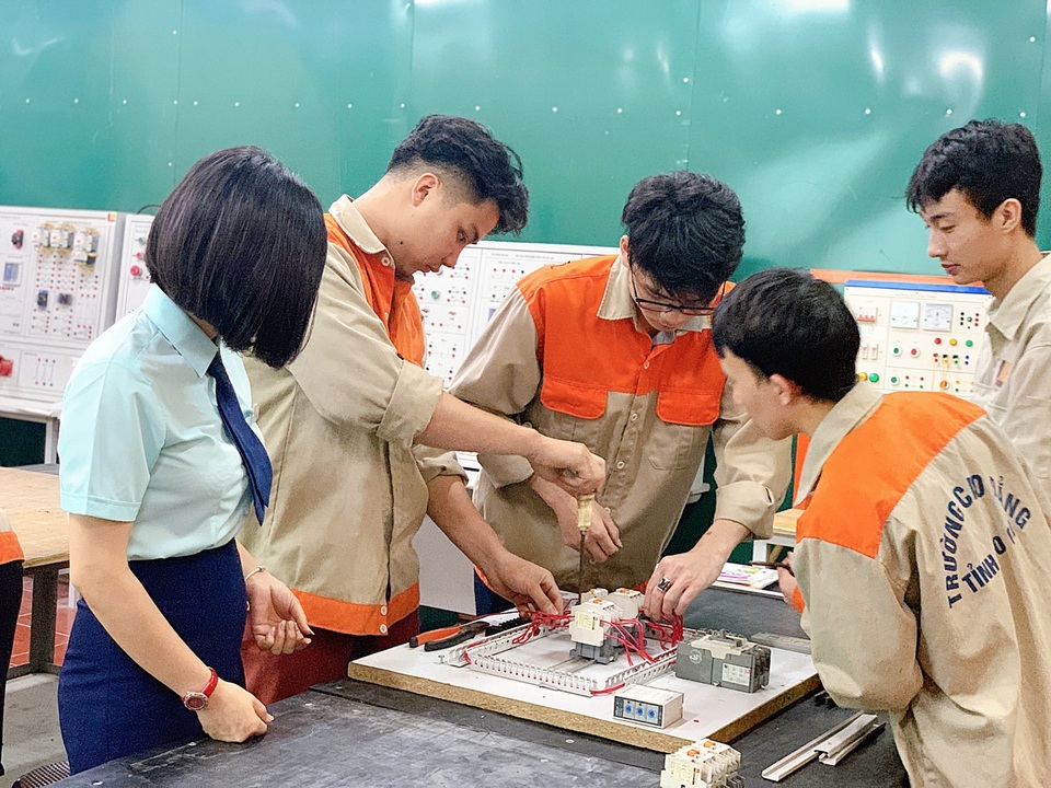 Học nghề hot, SV Cao đẳng Lào Cai ra trường thu nhập 30 triệu đồng/ tháng - 4 Học nghề hot, SV Cao đẳng Lào Cai ra trường thu nhập 30 triệu đồng/ tháng - 4