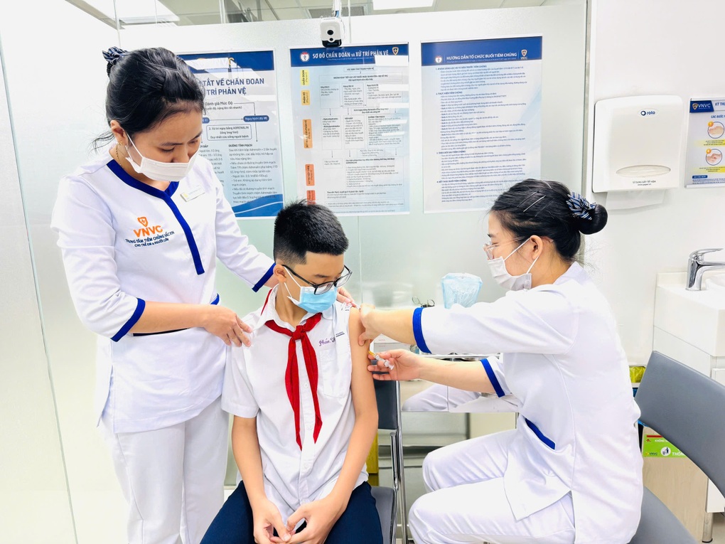 Nếu không có vaccine, chúng ta chỉ đi theo đuôi sốt xuất huyết - 3 Nếu không có vaccine, chúng ta chỉ đi theo đuôi sốt xuất huyết - 3