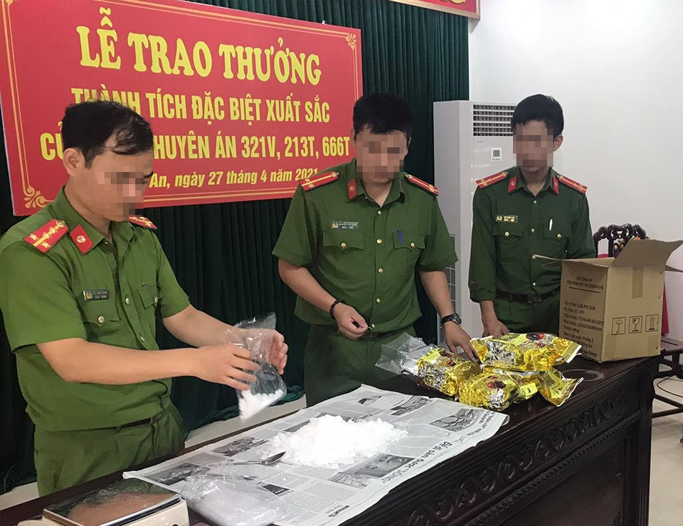 Cảnh sát bắn cả loạt đạn, bắt trùm ma túy xuyên quốc gia - 2 Cảnh sát bắn cả loạt đạn, bắt trùm ma túy xuyên quốc gia - 2