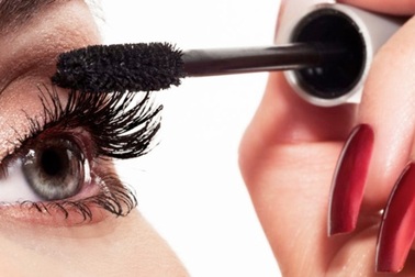 Tiếp xúc hóa chất hàng ngày gây mãn kinh sớm