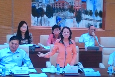 Chỉ được quyền chuyển giới khi là người “trong nữ, ngoài nam” (!?)