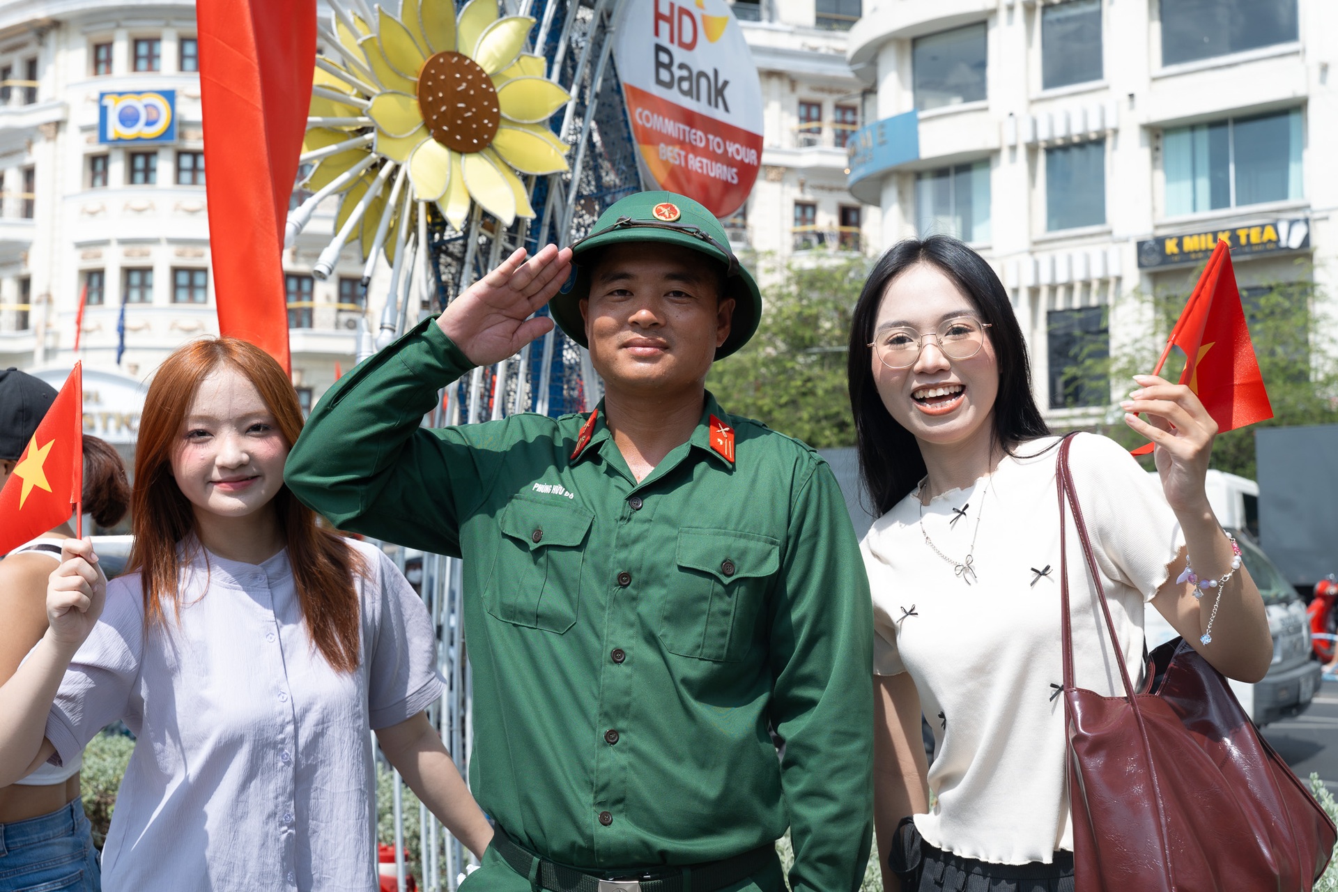 TPHCM: Rực rỡ cờ hoa, khát vọng và dấu ấn những thương hiệu ngân hàng - 20 TPHCM: Rực rỡ cờ hoa, khát vọng và dấu ấn những thương hiệu ngân hàng - 20