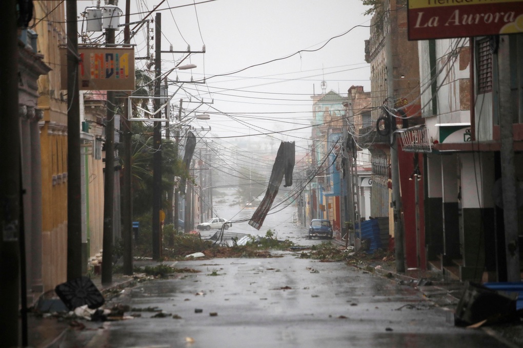 Bão Ian quần thảo, toàn bộ 11,3 triệu dân Cuba chịu cảnh mất điện - 2 Bão Ian quần thảo, toàn bộ 11,3 triệu dân Cuba chịu cảnh mất điện - 2