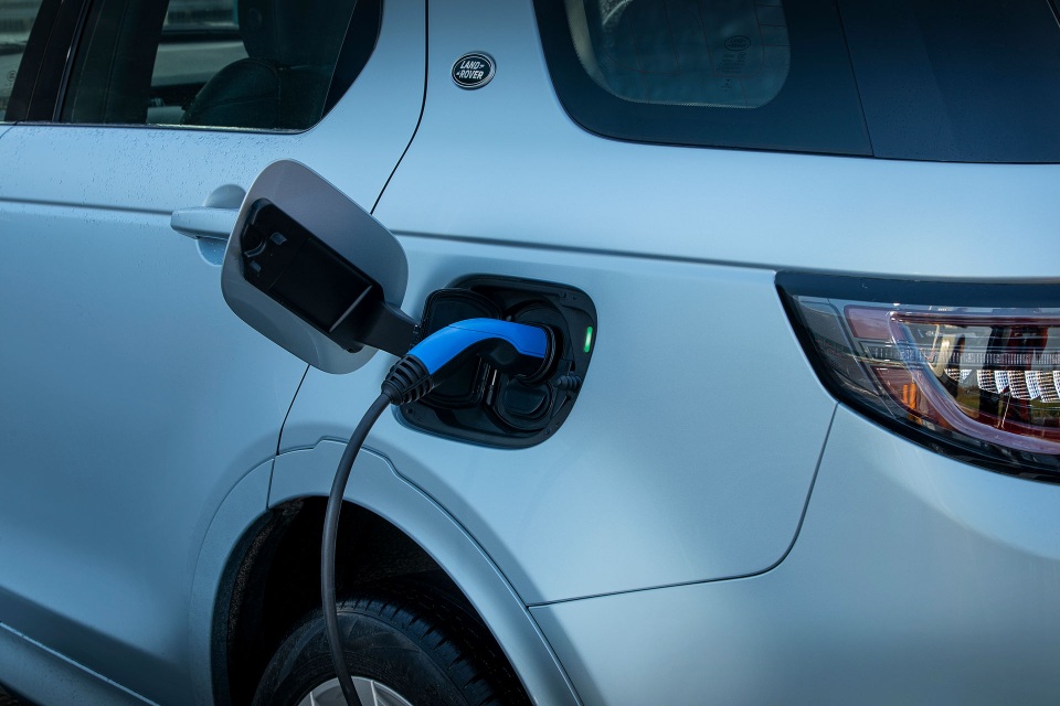 Thêm phiên bản plug-in hybrid cho Evoque và Discovery - 17 Thêm phiên bản plug-in hybrid cho Evoque và Discovery - 17