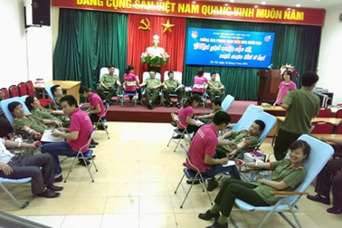Hà Nội: Hơn 200 chiến sỹ an ninh tham gia hiến máu tình nguyện