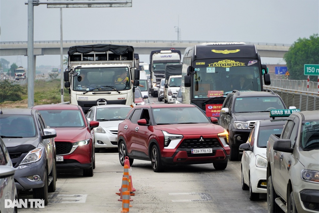 Sẽ xử phạt tài xế chưa dán thẻ VETC khi đi trên cao tốc Diễn Châu - Bãi Vọt - 2 Sẽ xử phạt tài xế chưa dán thẻ VETC khi đi trên cao tốc Diễn Châu - Bãi Vọt - 2