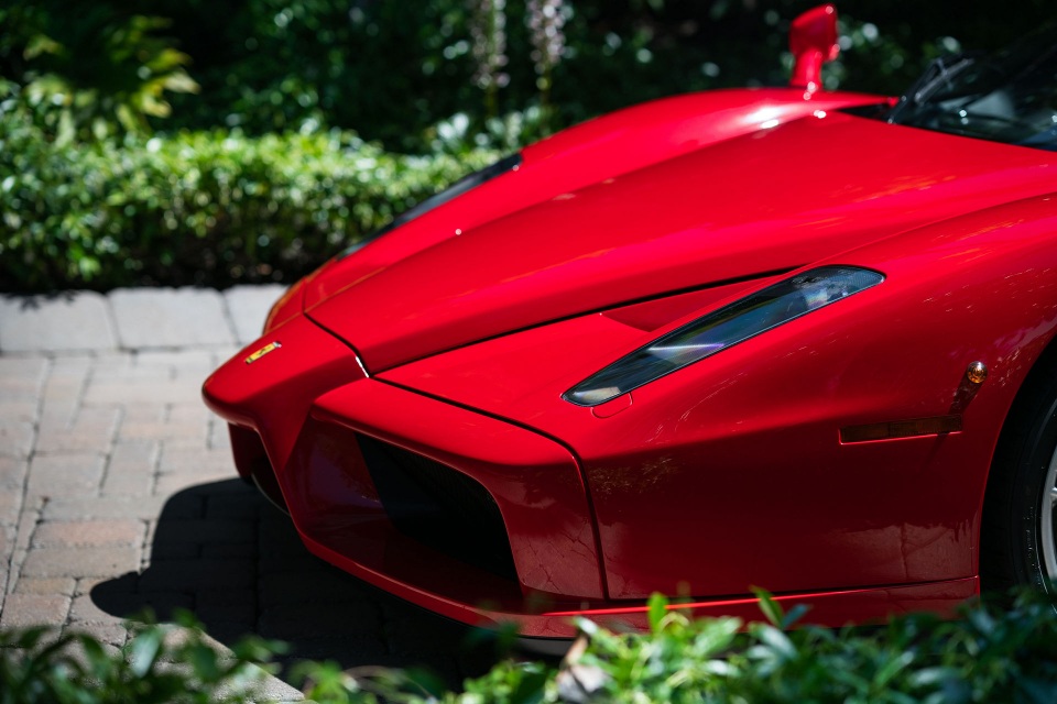 Soi chi tiết siêu xe Ferrari Enzo vừa lập kỷ lục bán đấu giá trực tuyến - 10 Soi chi tiết siêu xe Ferrari Enzo vừa lập kỷ lục bán đấu giá trực tuyến - 10
