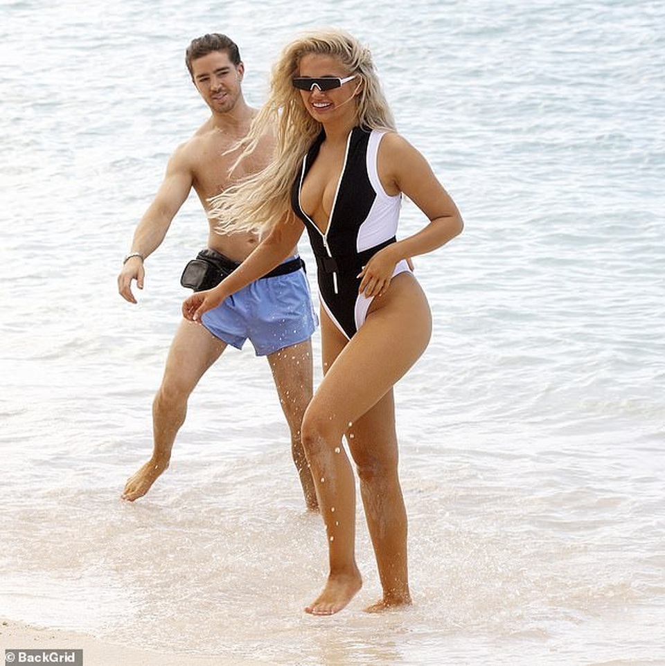 Mê mẩn thân hình gợi cảm của sao truyền hình thực tế Molly-Mae Hague - 4 Mê mẩn thân hình gợi cảm của sao truyền hình thực tế Molly-Mae Hague - 4