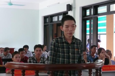 Rút dao giết vợ dã man tại bờ sông