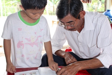 Hiệu trưởng trường chuẩn quốc gia có học sinh ngồi nhầm lớp đệ đơn xin từ chức