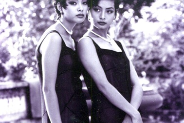 Chùm ảnh “độc” của chị em Thuý Hằng - Thuý Hạnh