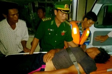 Kịp thời cấp cứu một ngư dân bị tai biến trên biển
