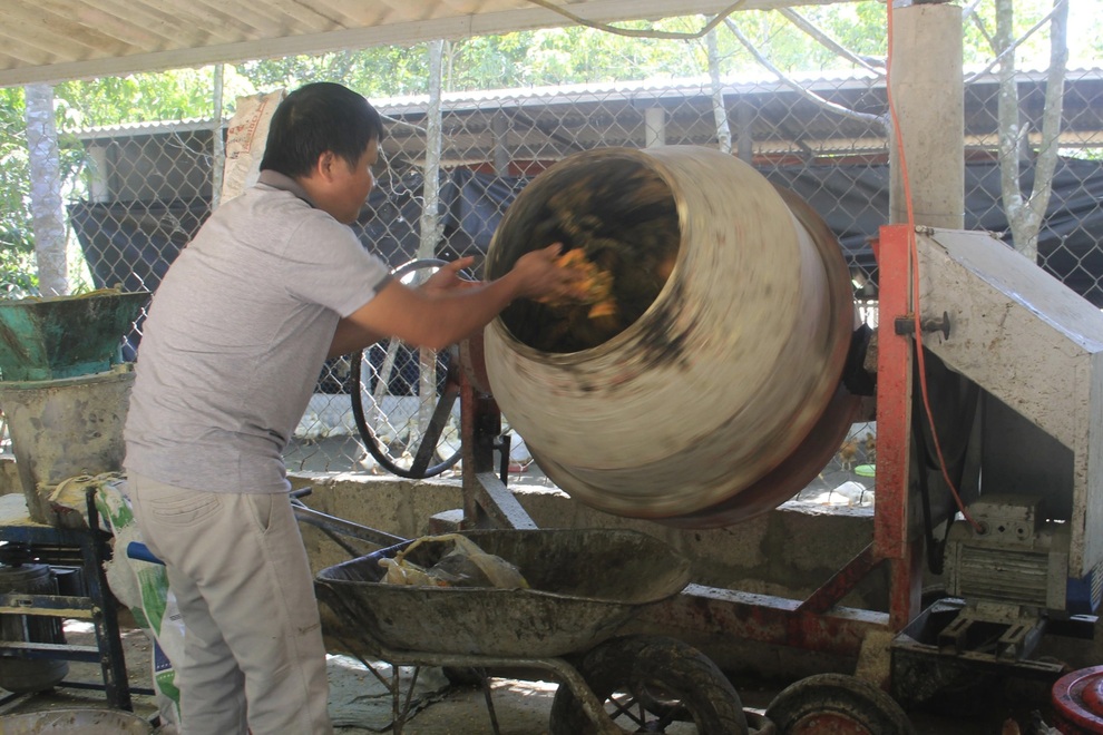 Chăn nuôi bằng phương pháp độc, lạ, nông dân thu lãi gần 200 triệu đồng - 3 Chăn nuôi bằng phương pháp độc, lạ, nông dân thu lãi gần 200 triệu đồng - 3