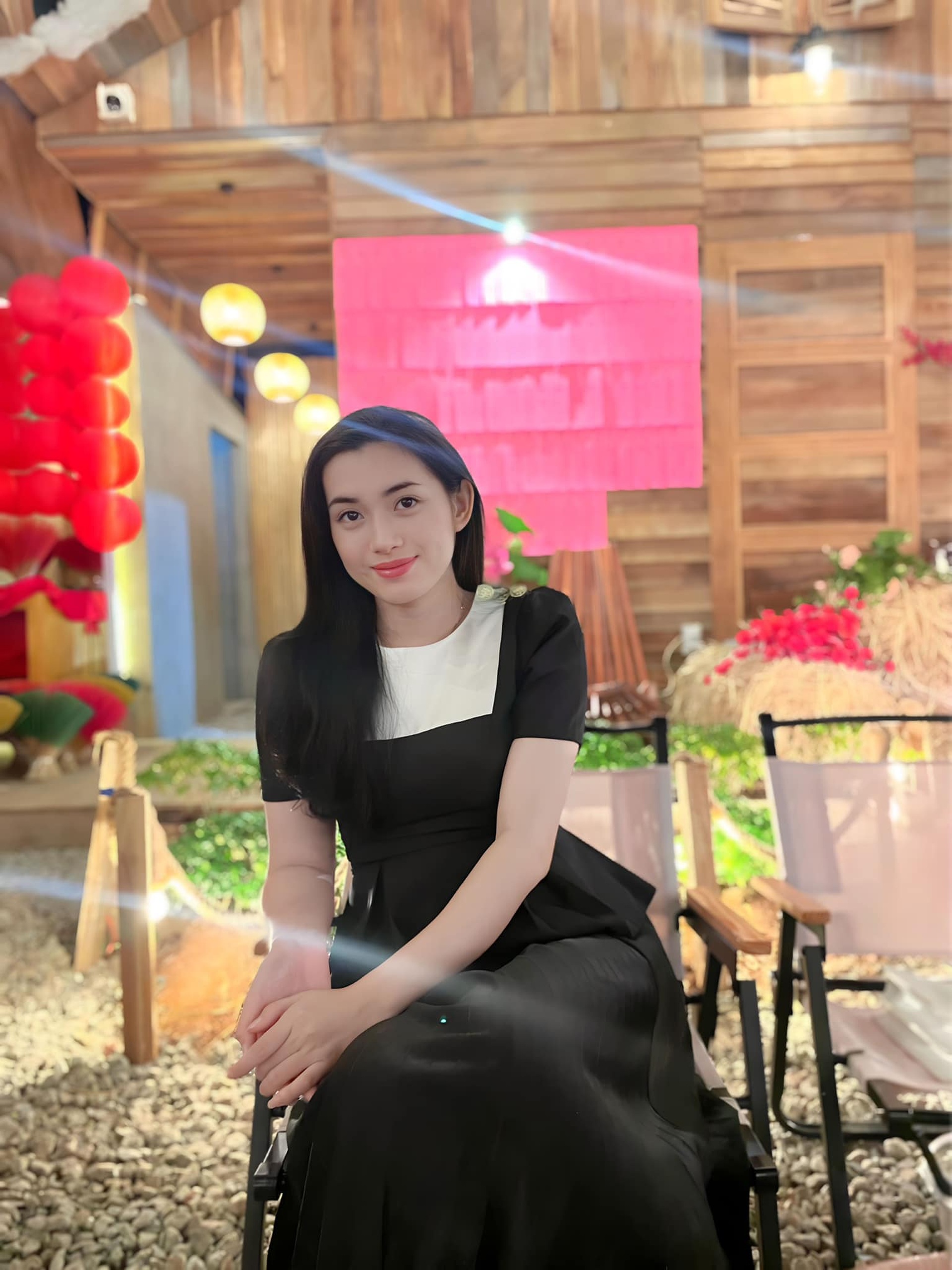Nữ hạ sĩ xinh đẹp gây sốt khi diễu binh: Cao 1,7m, từng vào top 15 hoa hậu - 8 Nữ hạ sĩ xinh đẹp gây sốt khi diễu binh: Cao 1,7m, từng vào top 15 hoa hậu - 8