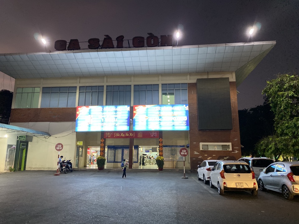 Chuyến tàu cuối cùng rời ga Sài Gòn trước thời khắc giao thừa - 3 Chuyến tàu cuối cùng rời ga Sài Gòn trước thời khắc giao thừa - 3
