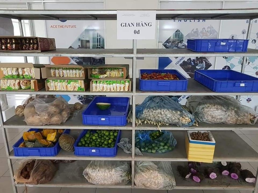 Các trường đại học vào cuộc lo bữa ăn, đưa sinh viên mắc kẹt TPHCM về quê - 2 Các trường đại học vào cuộc lo bữa ăn, đưa sinh viên mắc kẹt TPHCM về quê - 2