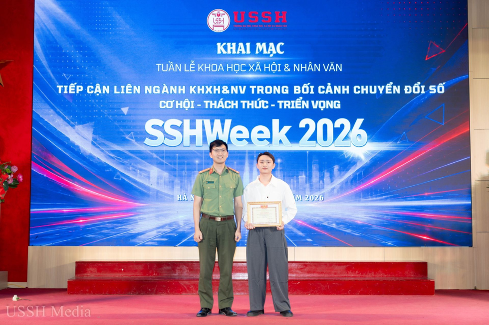 Nam sinh tự học lập trình, sáng tạo hệ thống dự báo điểm chuẩn - 2 Nam sinh tự học lập trình, sáng tạo hệ thống dự báo điểm chuẩn - 2