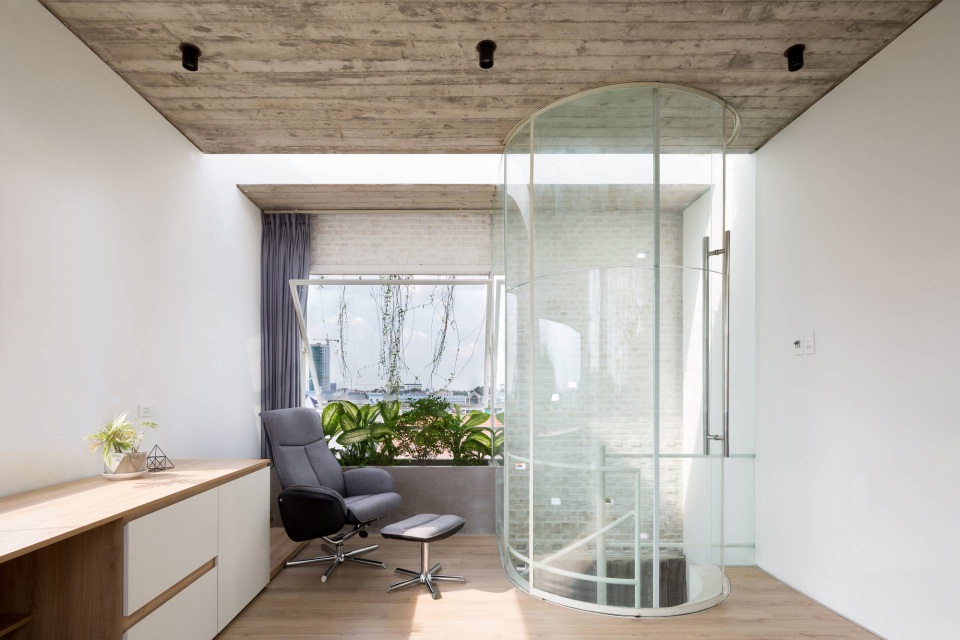 Nhà có mặt tiền đặc rỗng lạ lùng khiến ai đi qua cũng tò mò ở Bình Dương - 10