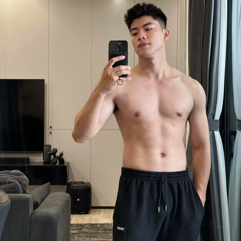 3 nam chính Người ấy là ai gây sốt trên mạng một thời giờ ra sao? - 3