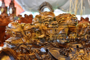 Săn "kiệt tác" từ gỗ giá bạc tỷ, thú chơi xa xỉ của đại gia trong dịp Tết