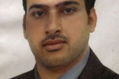 Phóng viên ném giày vào ông Bush xin được tha thứ