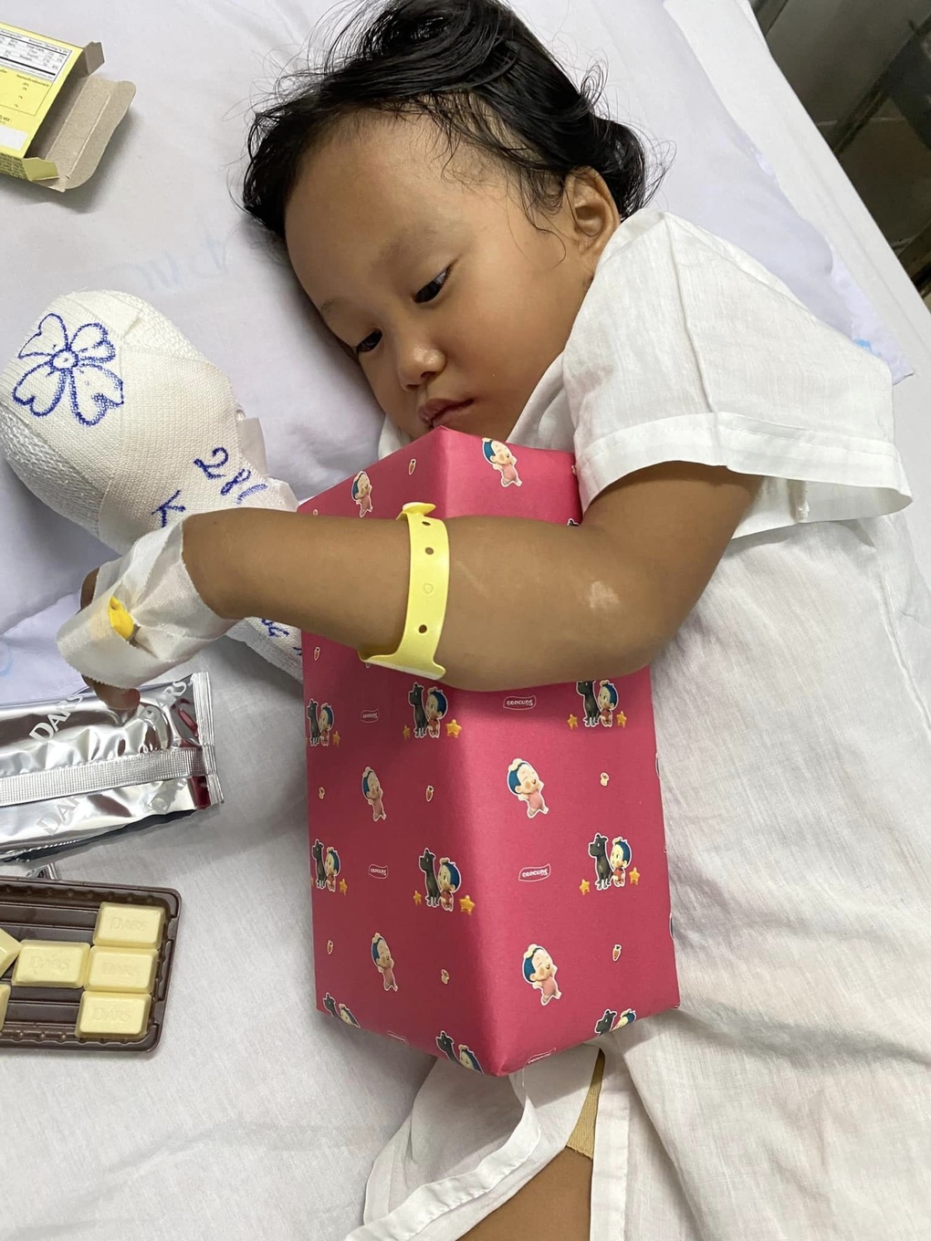 Em bé Hà Giang được bác sĩ TPHCM tặng cả bàn tay - 3 Em bé Hà Giang được bác sĩ TPHCM tặng cả bàn tay - 3