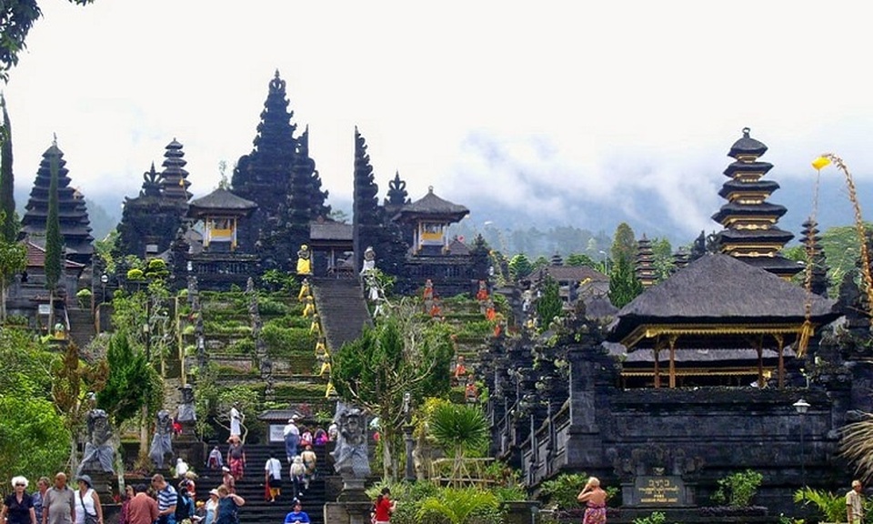 Những ngôi đền thiêng đẹp nhất Bali - 5 Những ngôi đền thiêng đẹp nhất Bali - 5