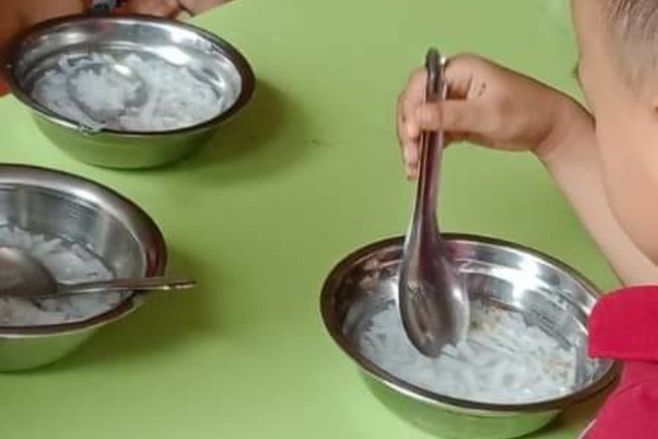 Gia Lai: Bị tố ăn bớt tiền ăn của học sinh, nhà trường yêu cầu làm rõ - 2 Gia Lai: Bị tố ăn bớt tiền ăn của học sinh, nhà trường yêu cầu làm rõ - 2