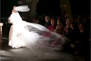 Tổ chức tiệc cưới ở gara 65 triệu USD