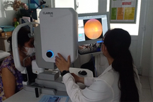 Hàng trăm người ở TPHCM đi tầm soát căn bệnh nguy hiểm gây mù vĩnh viễn