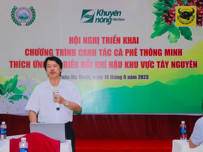 TS. Phạm Anh Cường, Trưởng phòng Nghiên cứu- Phát triển sản phẩm, Công ty Bình Điền, thành viên ban cố vấn chương trình phát biểu tại hội nghị.