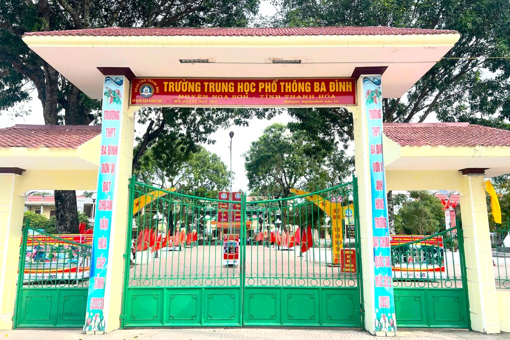 Touching thoughts of the principal sent to the failed 10th grade candidates - 2 Xúc động dòng tâm sự của thầy hiệu trưởng gửi đến thí sinh trượt lớp 10 - 2