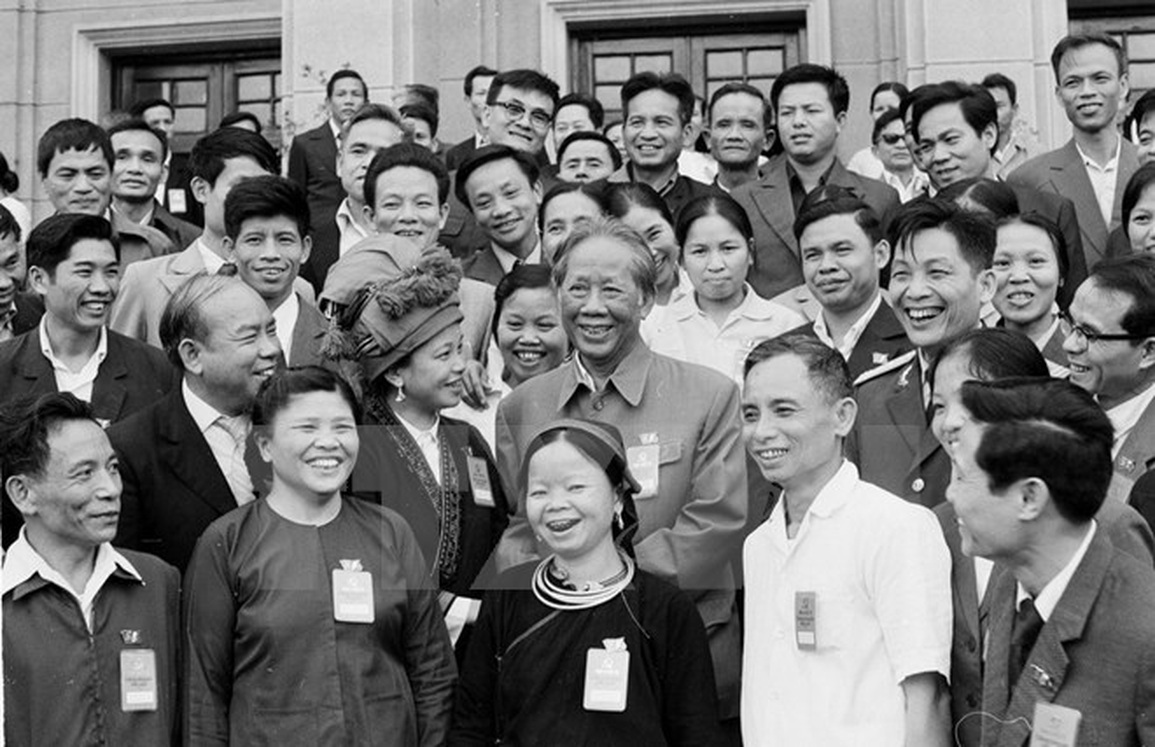 Tổng Bí thư Lê Duẩn - Nhà lãnh đạo kiệt xuất trọn đời vì nước, vì dân - 3 Tổng Bí thư Lê Duẩn - Nhà lãnh đạo kiệt xuất trọn đời vì nước, vì dân - 3