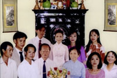 Ông thợ mộc và 7 người con đại học