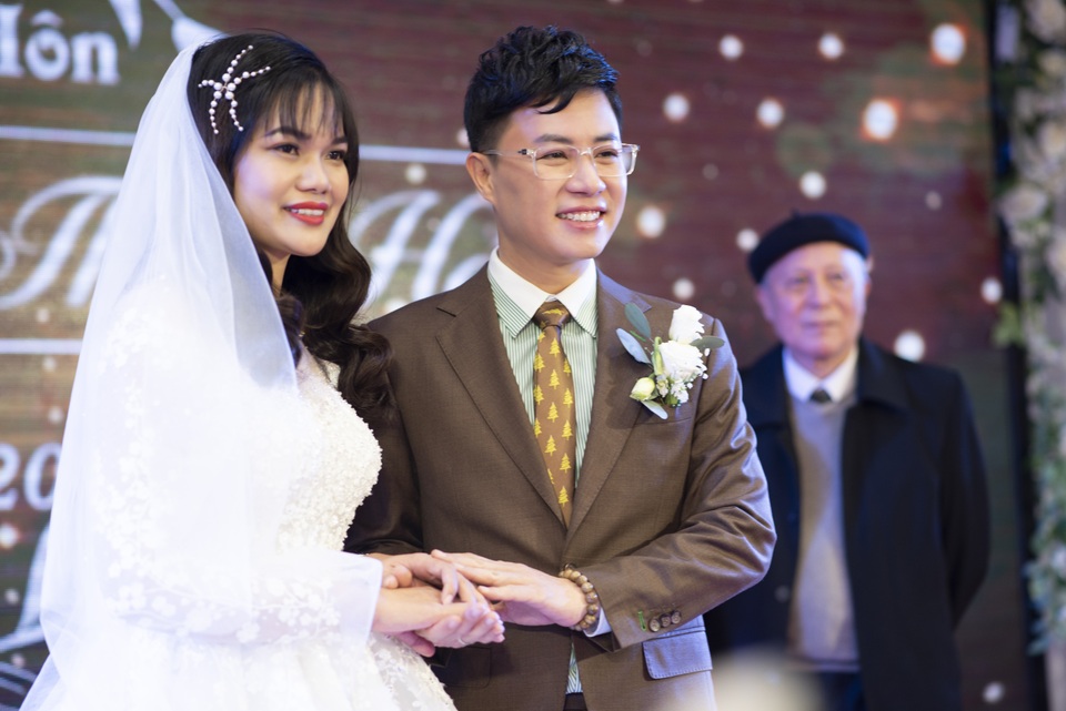 Vì sao MC Lê Anh giấu kín chuyện cưới vợ? - 9 Vì sao MC Lê Anh giấu kín chuyện cưới vợ? - 9