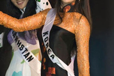 Ấn tượng về những người đẹp trong chiếc áo dài Việt Nam