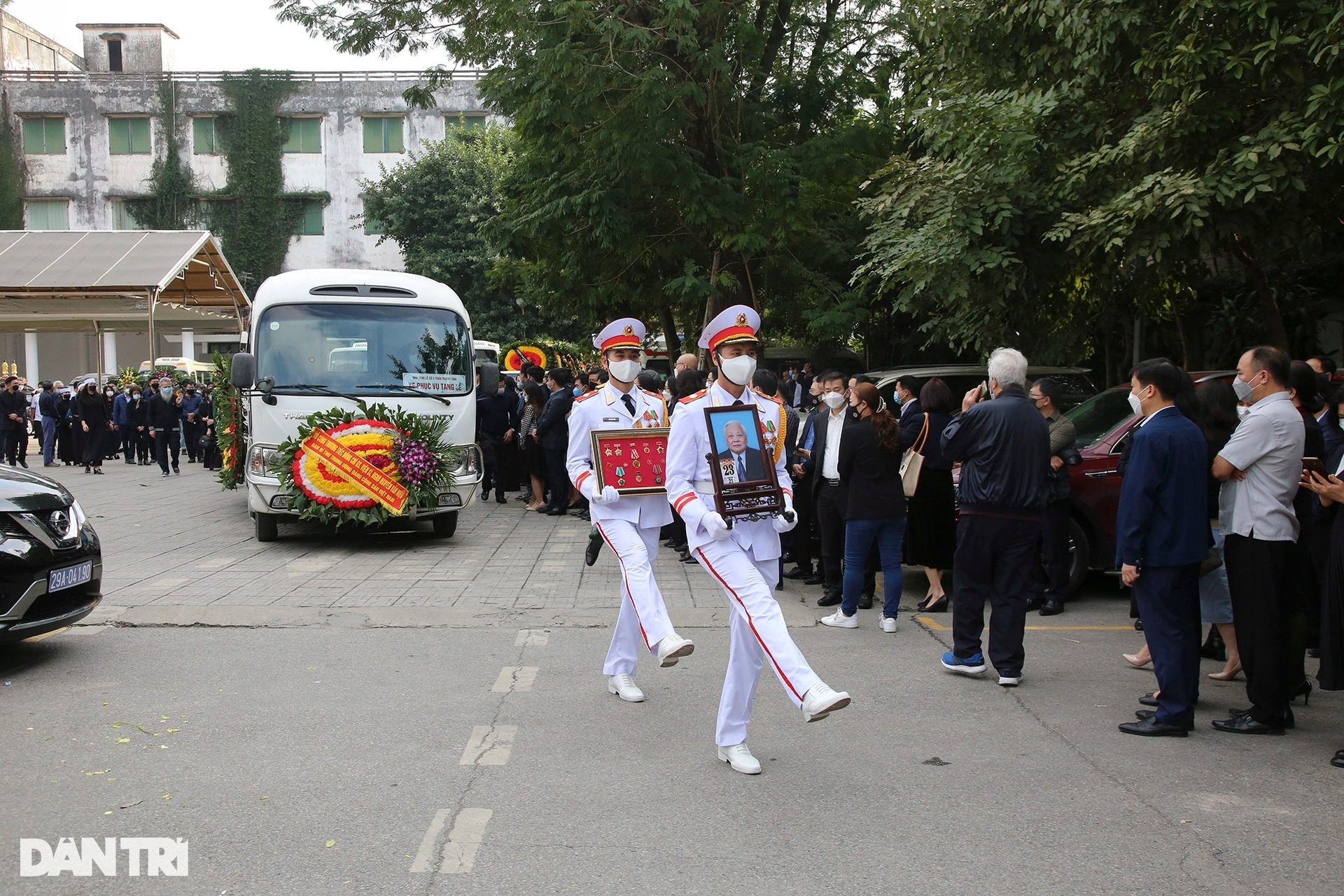 Chủ tịch nước Nguyễn Xuân Phúc viếng tang Giáo sư, Viện sĩ Nguyễn Văn Hiệu - 15 Chủ tịch nước Nguyễn Xuân Phúc viếng tang Giáo sư, Viện sĩ Nguyễn Văn Hiệu - 15