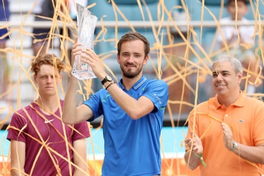 Daniil Medvedev lần đầu vô địch Miami Open