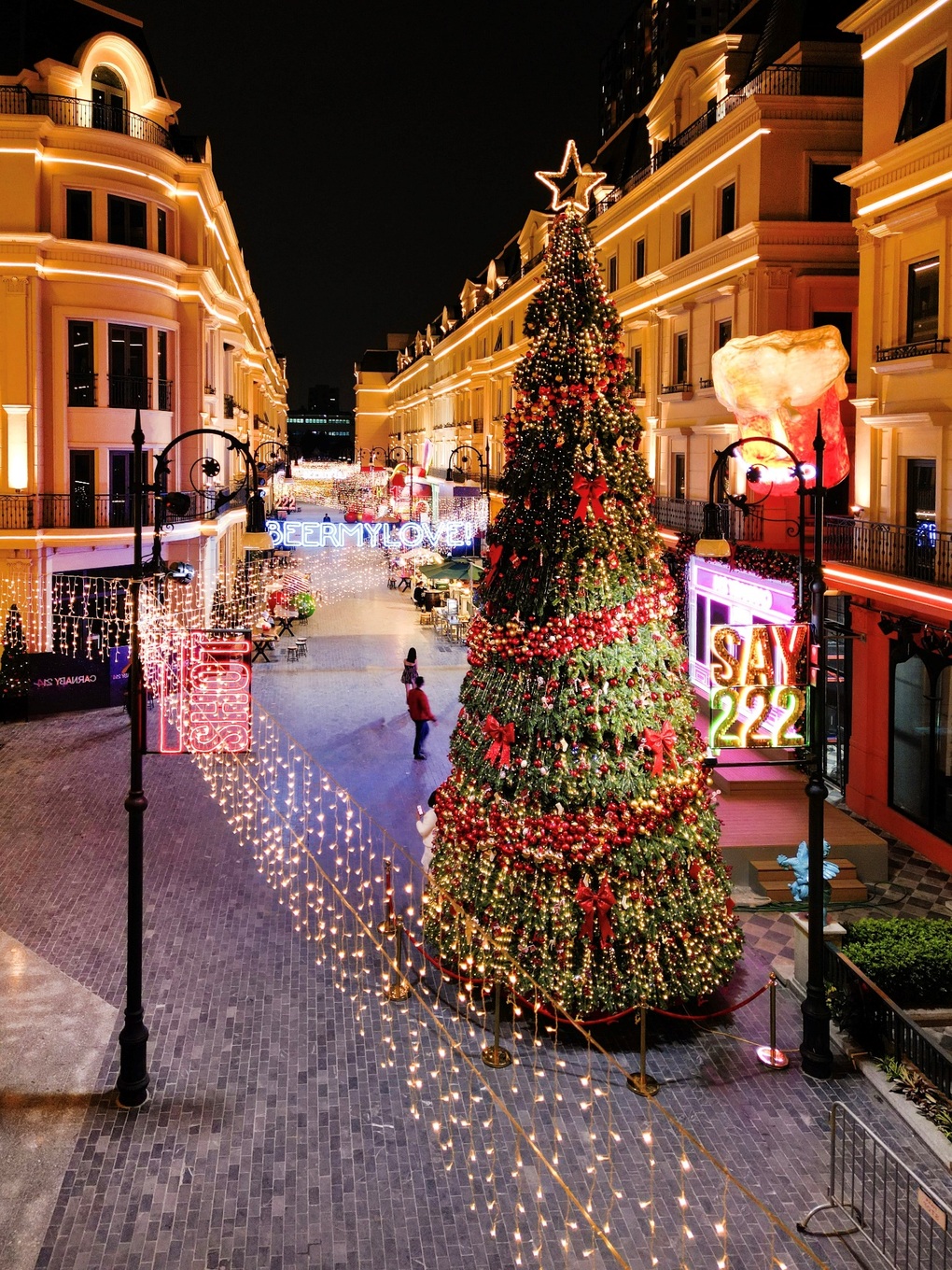 Tháng 12: Mùa lễ hội rực rỡ tại Carnaby 214 Nguyễn Xiển - Hà Nội - 2 Tháng 12: Mùa lễ hội rực rỡ tại Carnaby 214 Nguyễn Xiển - Hà Nội - 2