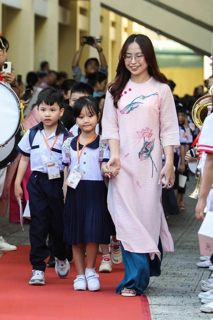 Để nhà trường không bị cuốn vào vòng xoáy chỉ tiêu, thành tích