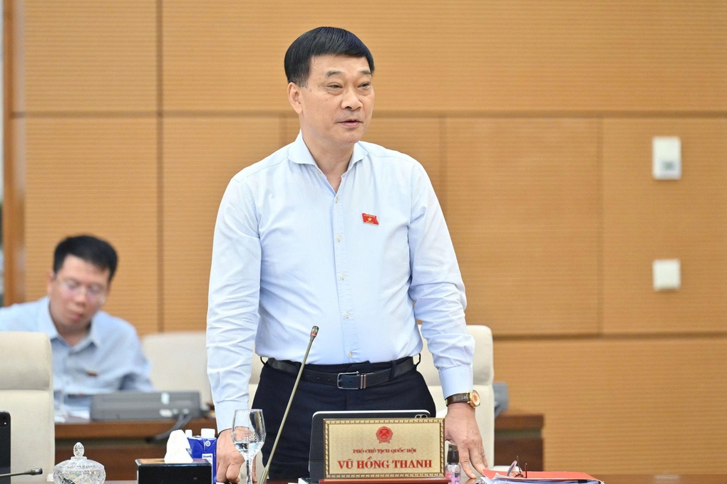 “Cần lộ trình từng bước để tiến tới cấm hoàn toàn xe xăng” - 2 “Cần lộ trình từng bước để tiến tới cấm hoàn toàn xe xăng” - 2