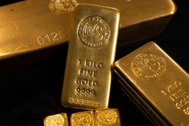 UBS: Giá vàng có thể lùi về 4.000 USD rồi vọt lên 5.400 USD/ounce