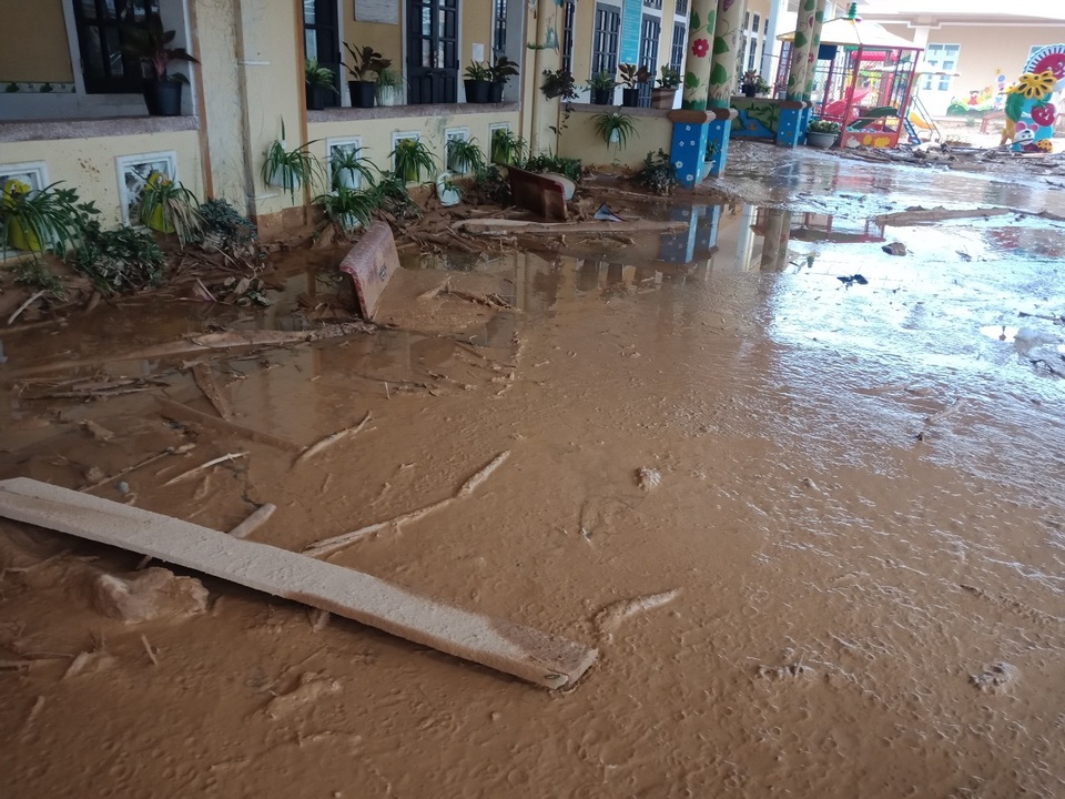 Quảng Trị: Khoảng 200 trường học, hơn 800 phòng bị thiệt hại do mưa lũ - 4 Quảng Trị: Khoảng 200 trường học, hơn 800 phòng bị thiệt hại do mưa lũ - 4