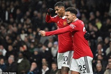 Man Utd dậy sóng vì một câu nói tranh cãi, "mùi độc hại" xuất hiện